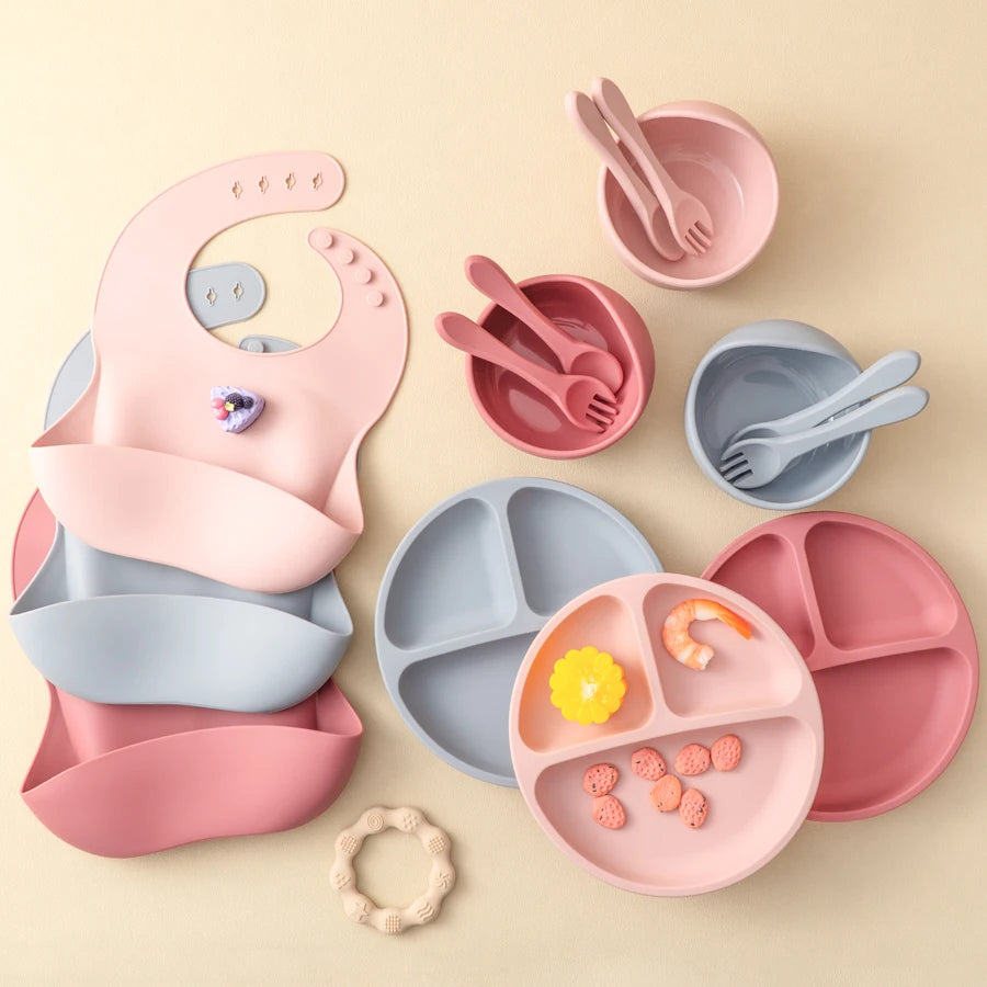 5Pcs Baby Silicone Feeding Set Round Dining Plate Sucker Bowl Dishes